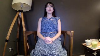 感性的印度岳母在高清视频中享受与继女的第一次肛交
